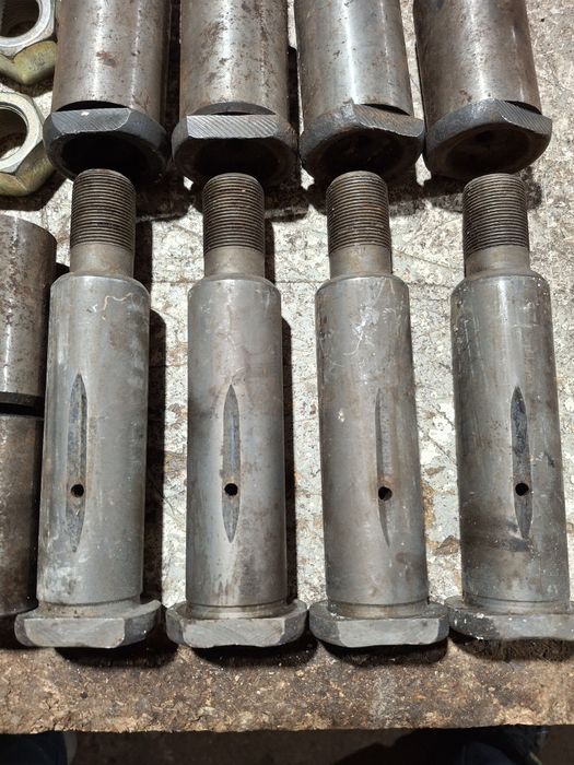 Палець ресори Зіл 130 задн.(СРСР)(130-2912478)(ЗИЛ 130)прицепа камаз