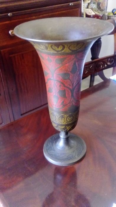 Jarra em bronze, peça de antiquario.