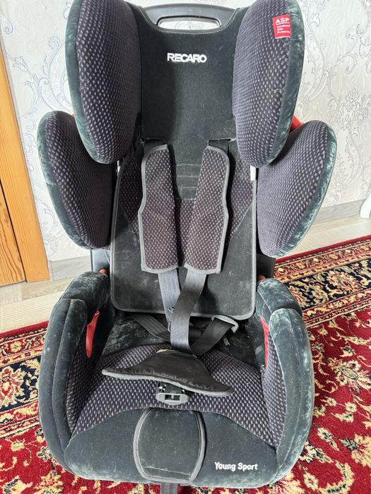 Дитяче автокрісло Recaro Young Sport