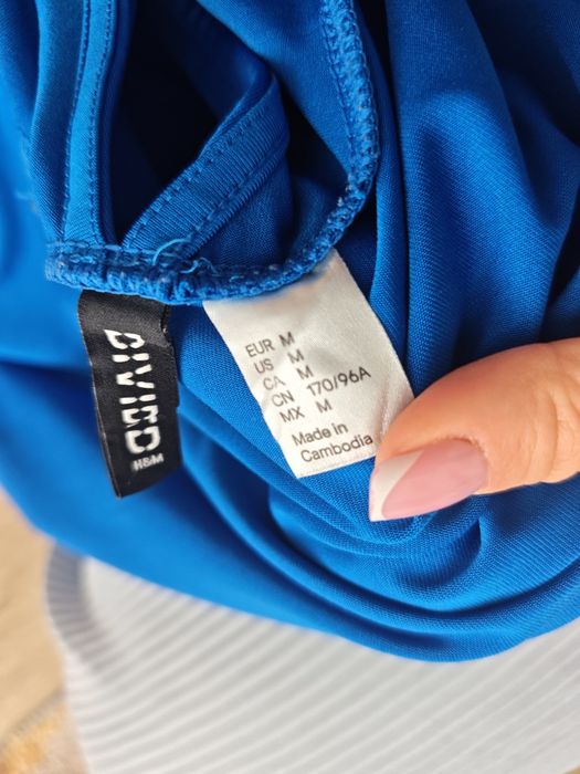Chabrowa sukienka skater H&M Divided odkryte plecy