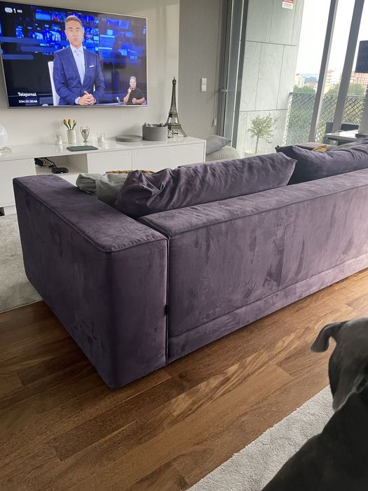 Sofá LasKasas 2 lugares com puff