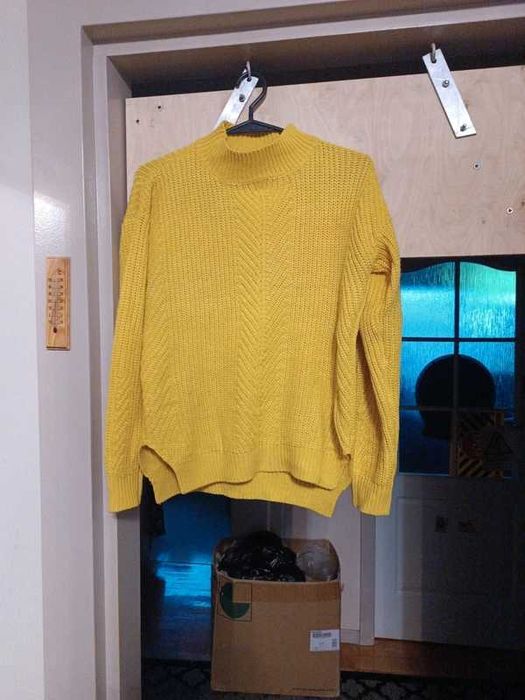 Sweter Primark żółty