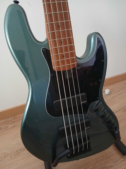 SQUIER contemporary Jazz Bass HH V
