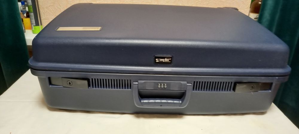 Продам чемодан фирмы  ZEPTER