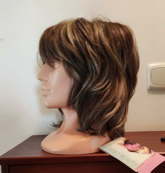 Peruka nowa z silikonowym podbiciem pasemka piękna jasny brąz/blond