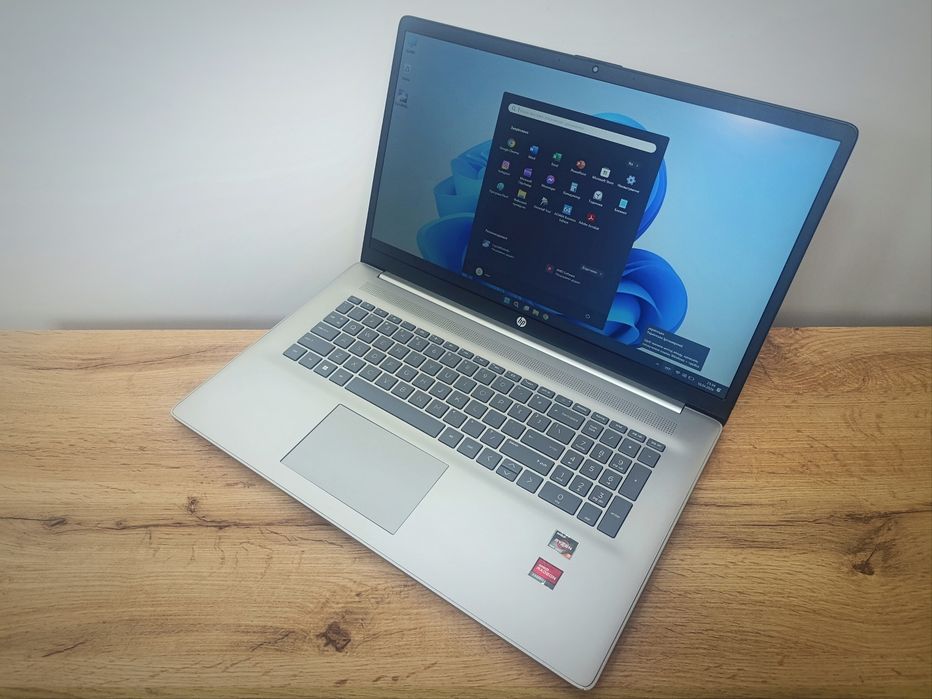 17.3 HD+ ноутбук HP/AMD Ryzen 3 7320U/8GB DDR4/SSD 256GB/АКБ 0% зносу