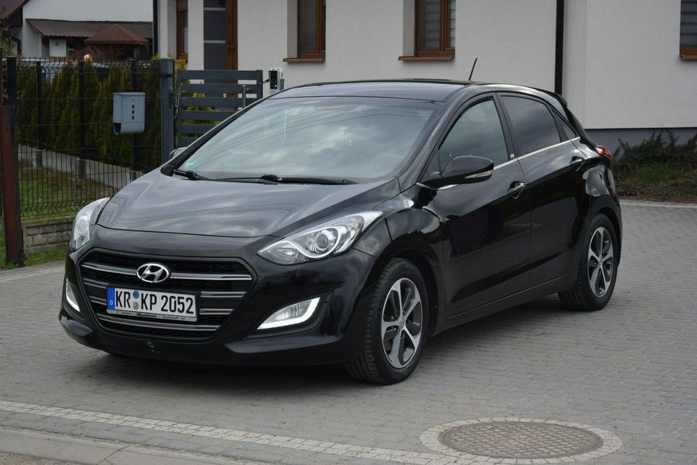 Hyundai I30 1.4B 2016/ Klima/ Grzane Fotele i Kierownica/ 2 KPL KÓŁ/ Sprowadzony