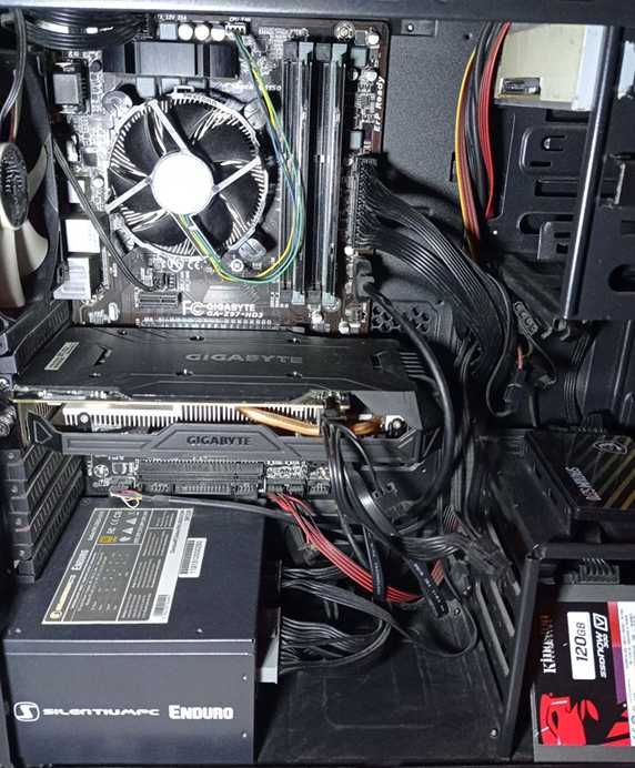 Komputer stacjonarny do prac biurowych/gier