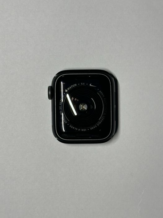 Продам Apple Watch SE1 40mm Nike