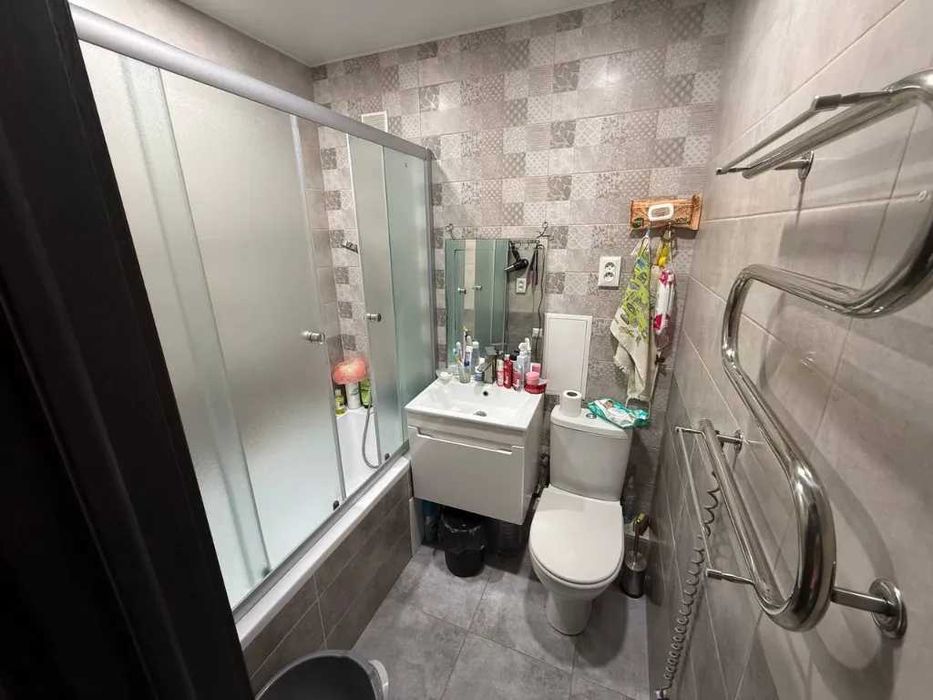 Продаж 2к квартири 12 квартал, вул. Василя Сліпака (Єрмолової) терра