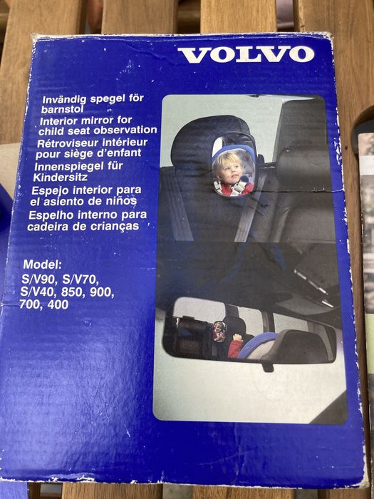 Cadeira de criança + espelho e almofada da marca Volvo