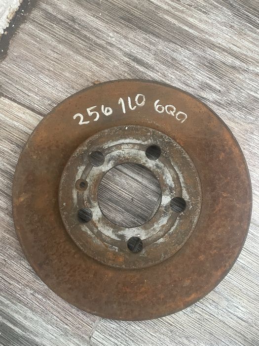 Диск тормозний Шкода Фабія 2010року