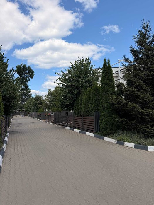 Продаж готового таунхауса з гаражем і відкритою терасою з басейном! Без комісії