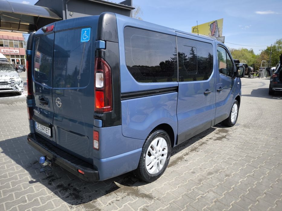 Продається сімейне авто Opel Vivaro