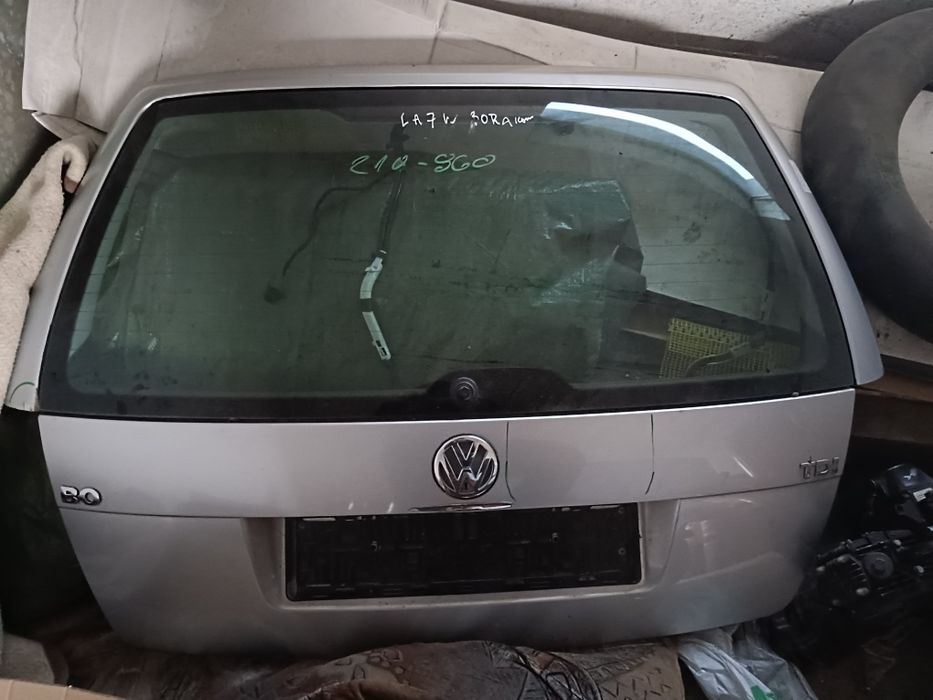 Pokrywa bagażnika Bora , Golf