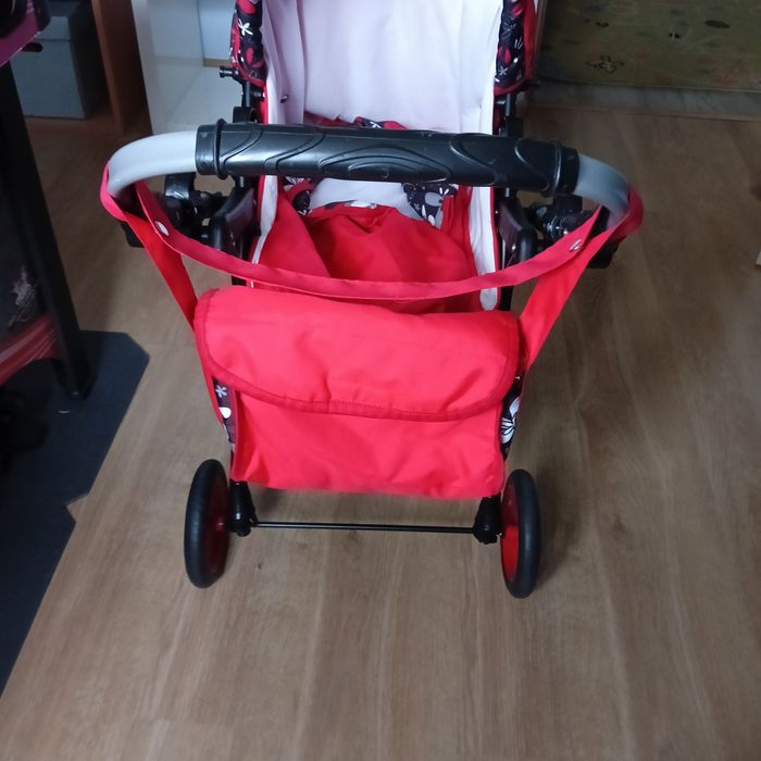 Wózek dla lalek jak prawdziwy