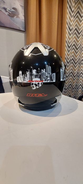 Capacete de Motocross / Enduro – Design Agressivo Preto