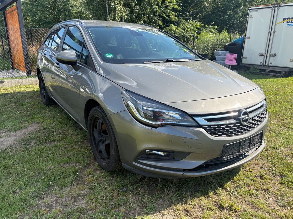 Opel Astra benzyna 1.4 turbo 2017 rok air bag ok
