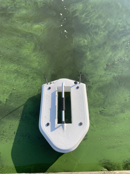 Łódka  zanętowa Tuna Boat Dominator echosonda Deeper chirp 2+