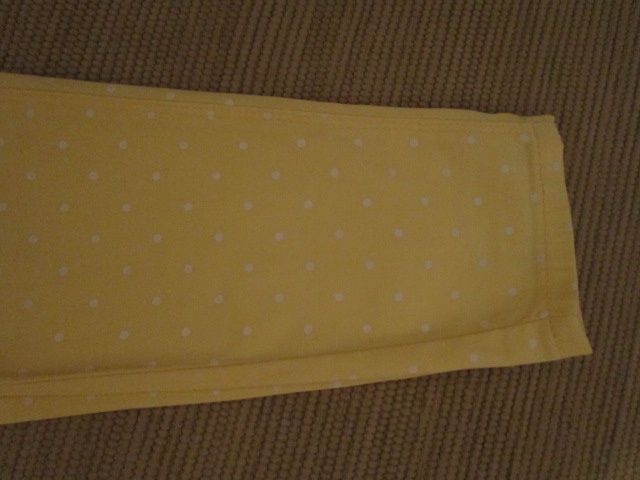 Calças amarelas às bolinhas tam.38