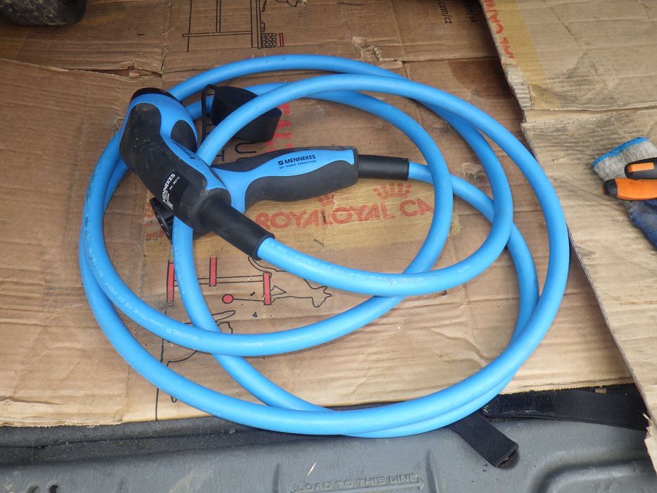 Tesla  Kabel przewód ładowania  Nowy model   MENNEKES