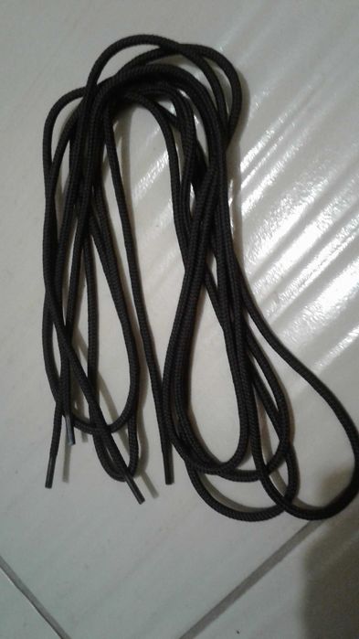 Mocne sznurowadła okrągłe do butów - brązowe 140 cm.