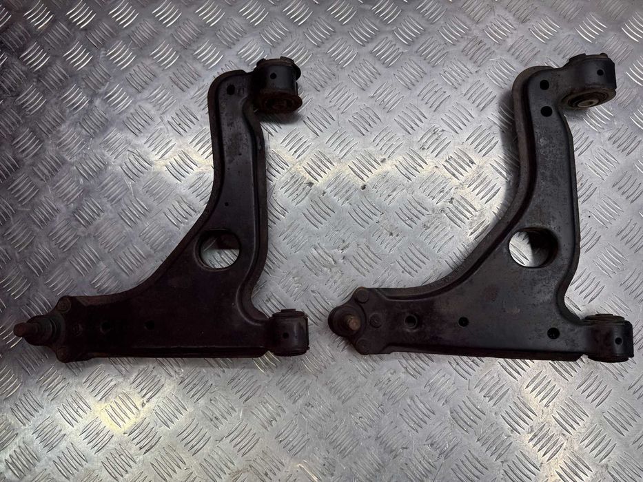 Рычаг передний правый Opel Astra H G Vectra B Zafira A Zafira B