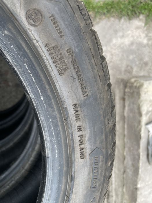 Резина зимова Goodyear UltraGrip Perfomance 3 R16 215/45 90V