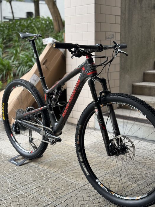 Bicicleta Btt Rocky Mountain Element top gama
