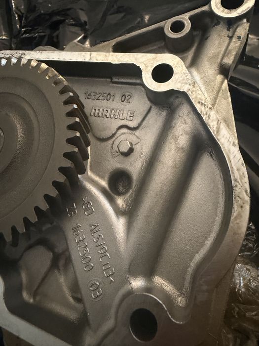 Pompa oleju BMW F10 n20 b20