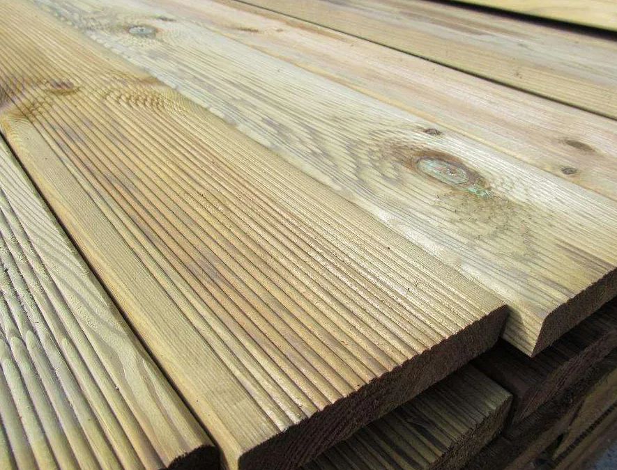 Deck de Casquinha Vermelha Tratado Antiderrapante 27mm