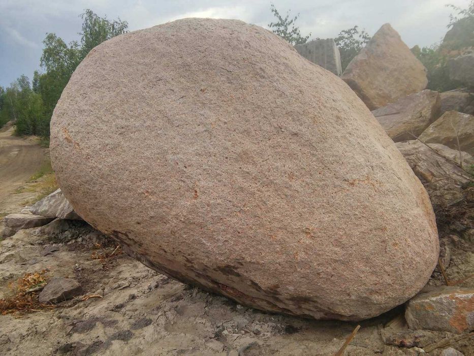 валуни ландшафтні 4000грн