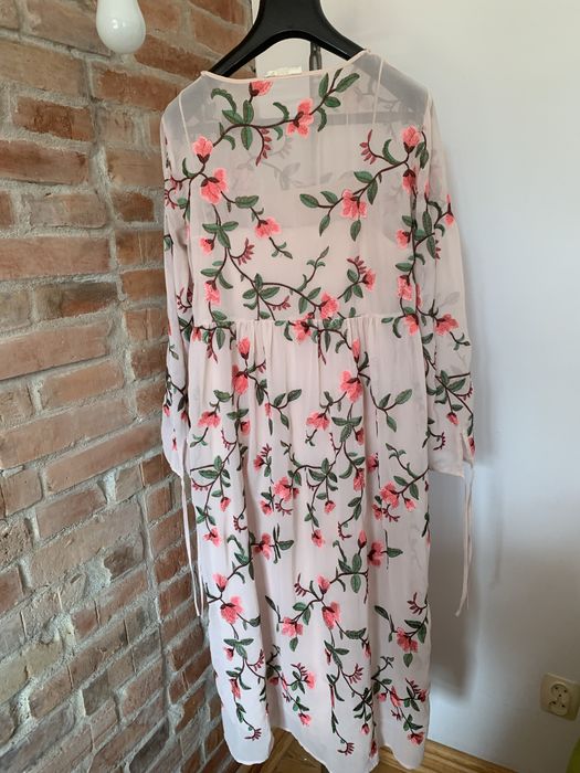 Elegancka sukienka seventy