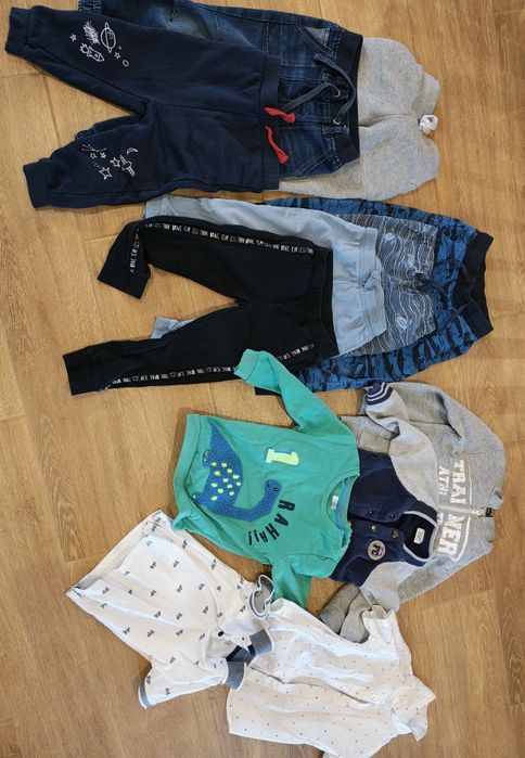 Sprzedam zestaw ubrań dla chłopca (rozmiar 98).