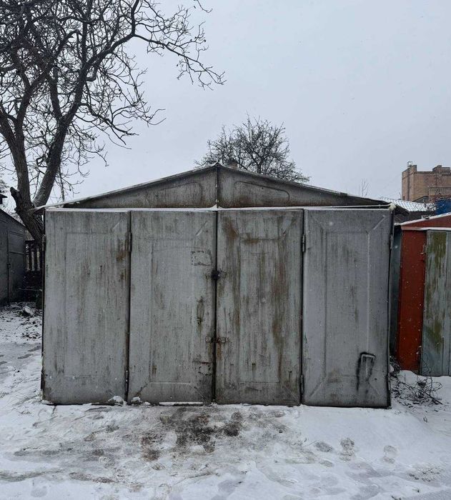 Оренда металевого гаража в центрі міста Черкаси