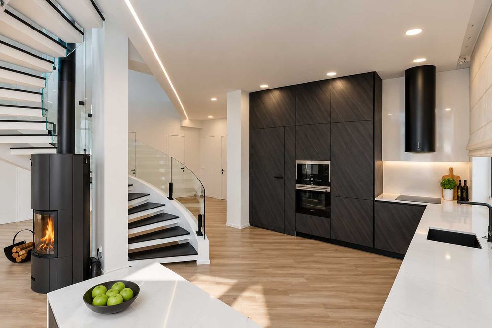 Продаж унікального будинку 297 м² з басейном, ставком і панорамою 15 соток,  4 спальні,  4 с/в,  гараж на 2 авто,  введено в експлуатацію 2024