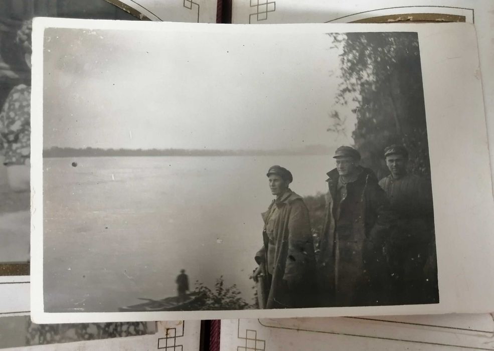 Старинный фотоальбом тисненая кожа Астрахань, 1903 год.