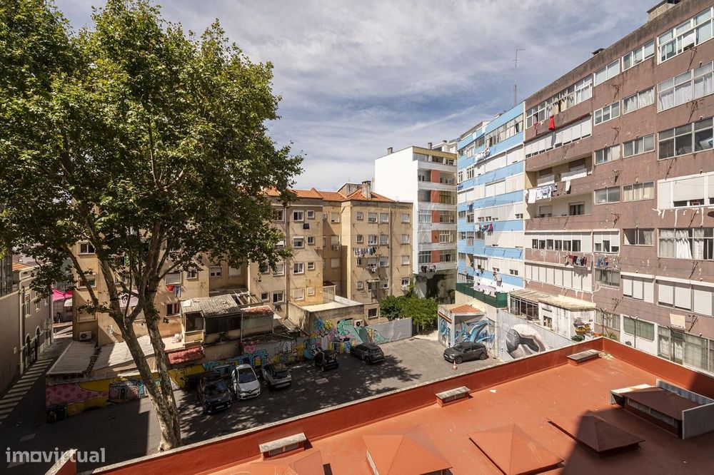T1 junto à Estação da Amadora | Marquise, Elevador e Ar Condicionado
