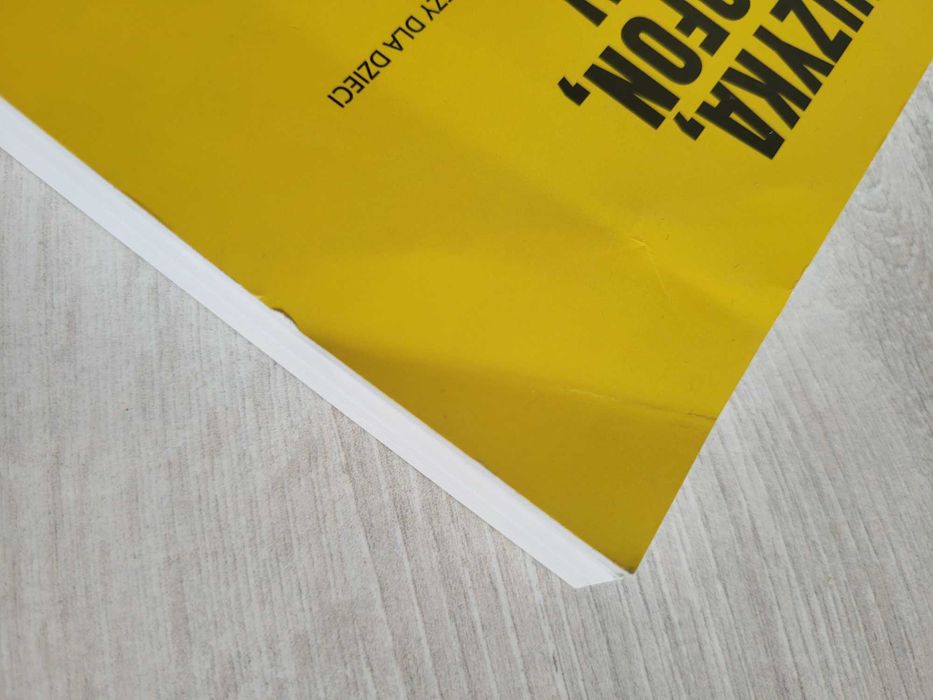 Książka Muzyka, Mikrofon, Akcja