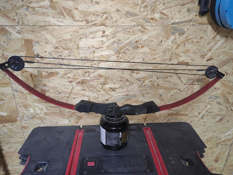 Лук для стрельбы,спорт ,отдых