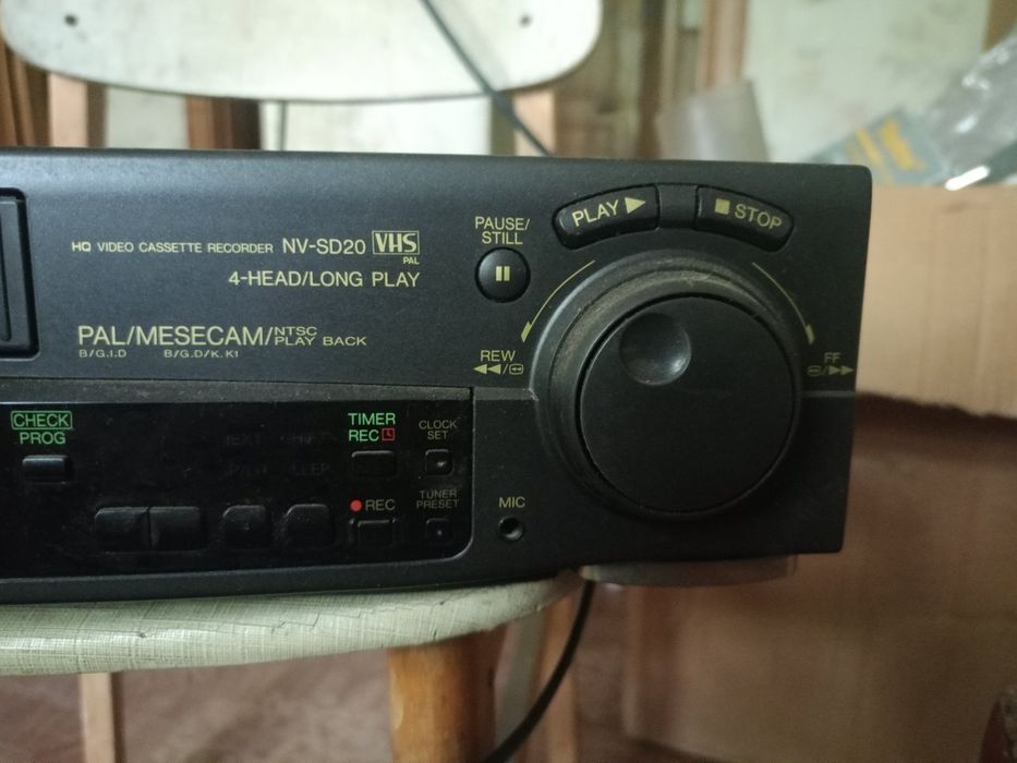 Продам рабочий видеомагнитофон Панасоник