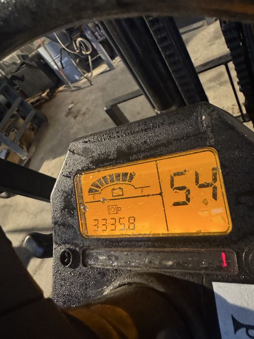 Empilhador Eletrico CAT 3.5ton (usado)