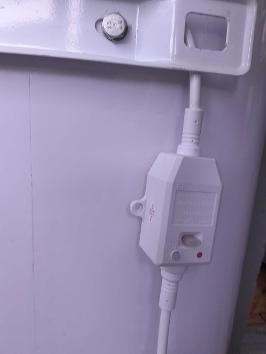 Водонагрівач електричний ELEKTROLUX EWH 50 Royal, вживане.