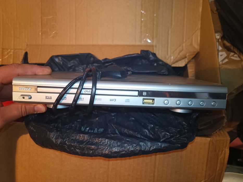 2 odtwarzacze DVD z USB – Samsung + Wiwa (HDMI, pilot)