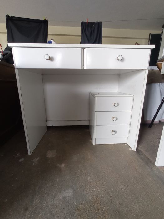 Secretária / estante