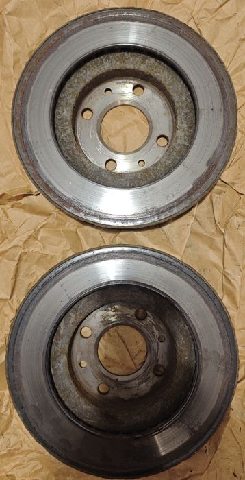 Комплект тормозних дисків та колодок на Renault Logan 2