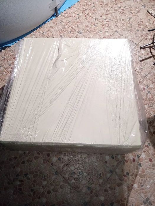 Venda urgente Sofá  branco – Bom estado