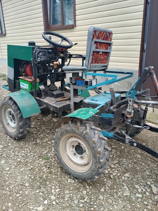 Продається міні трактор, дизель 10 кінських сил двомостовий !