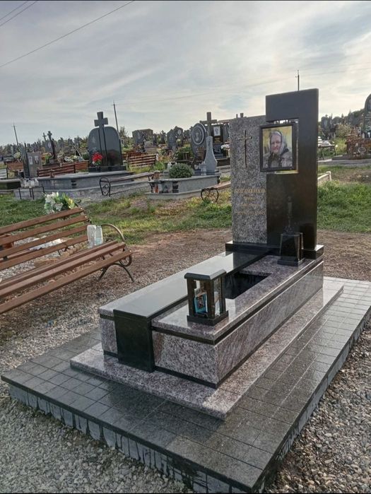 Памятники гранітні