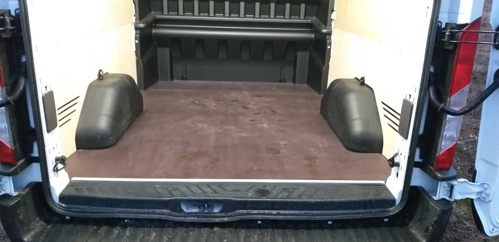 Zabudowa busa, paki Ford Transit podłoga, boki, nadkola MONTAŻ